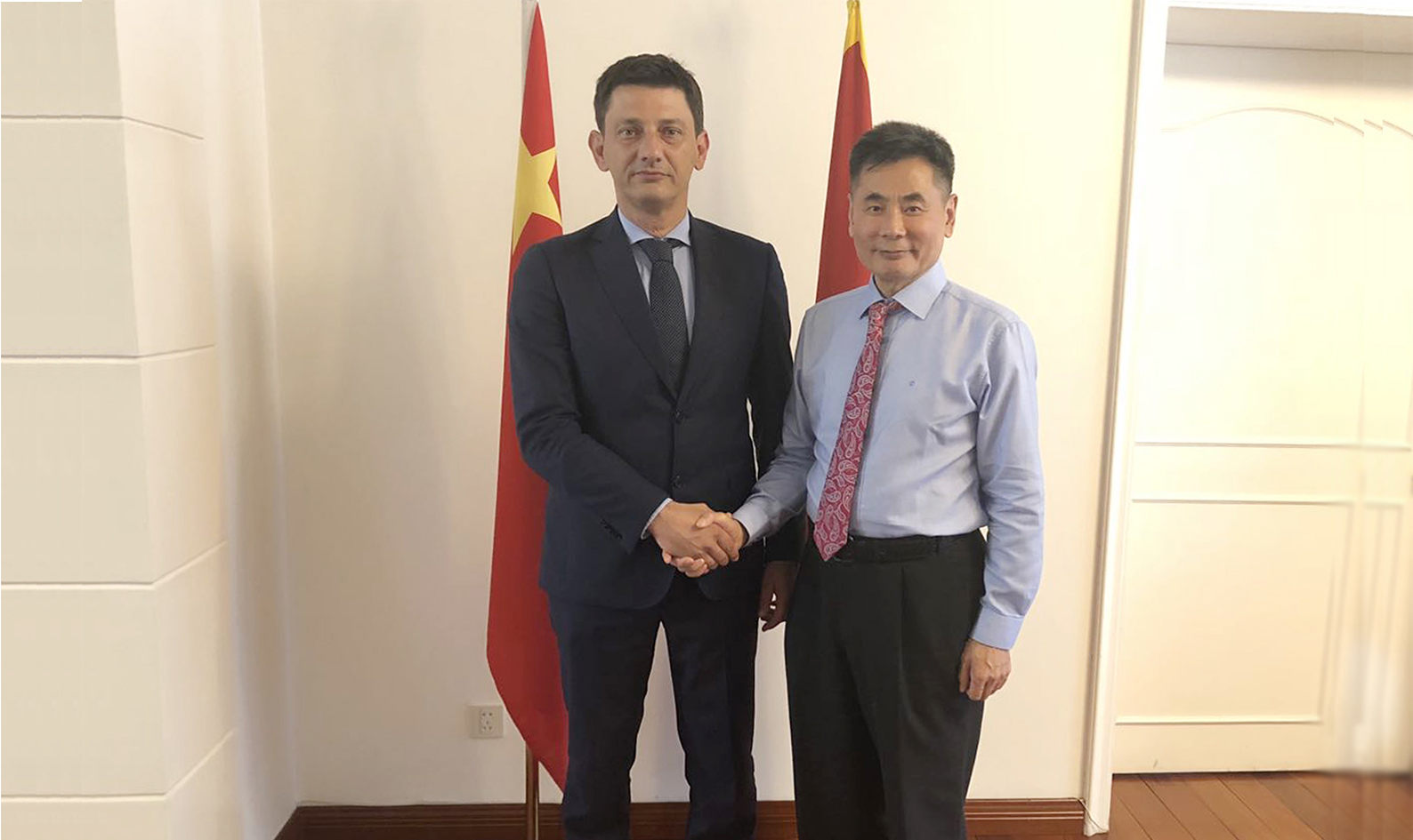 黑山駐華大使親切會見世貿通集團董事長Winner Xing博士